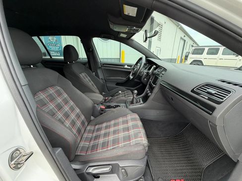 Used 2017 Volkswagen GTI S image 12