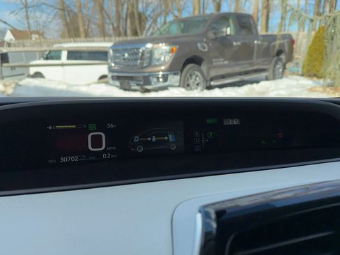 Used 2017 Toyota Prius Two image 27