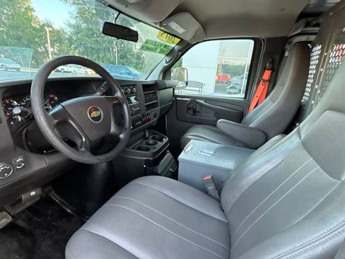 Used 2015 Chevrolet Express 2500 RWD image 8