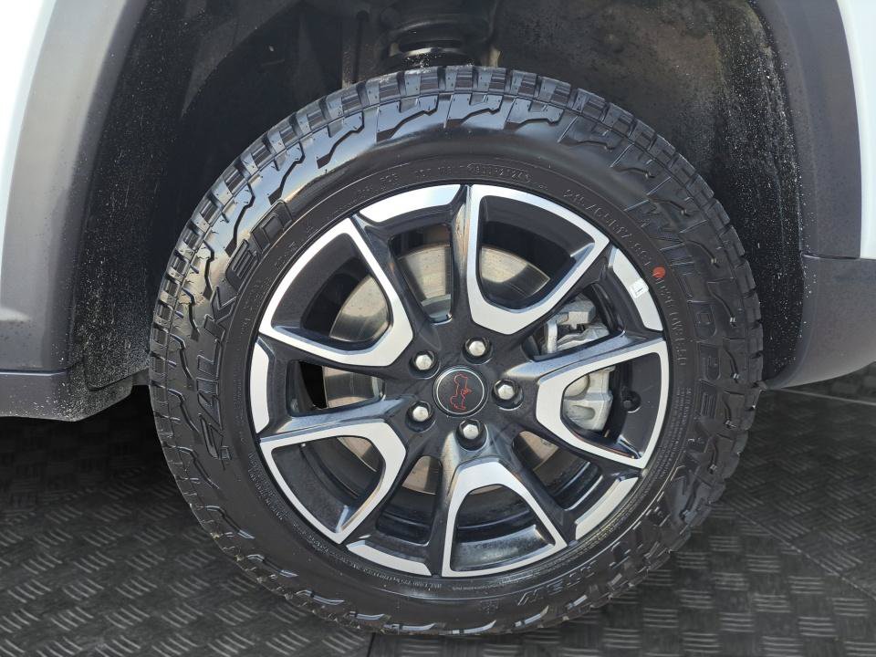 Used 2025 Jeep Compass Trailhawk AWD/4WD image 20