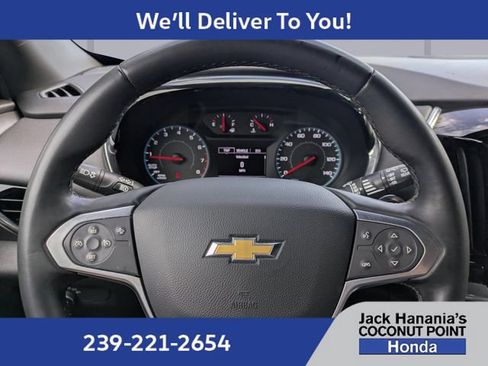 Used 2023 Chevrolet Traverse LT FWD image 28