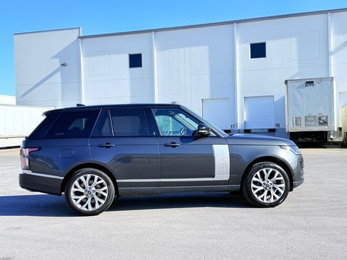 Used 2019 Land Rover Range Rover Supercharged image 4