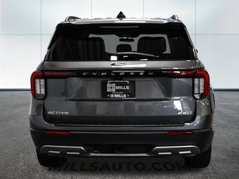Used 2025 Ford Explorer Active w/ Active Comfort Package AWD/4WD image 6