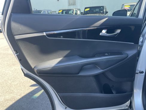 Used 2017 Kia Sorento LX image 26