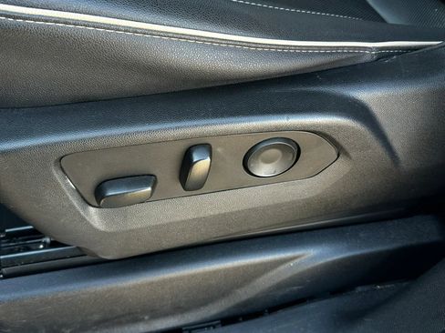 Used 2023 Chevrolet Suburban Premier image 13