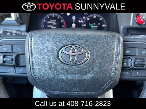 Used 2025 Toyota Tacoma TRD Off-Road AWD/4WD image 29