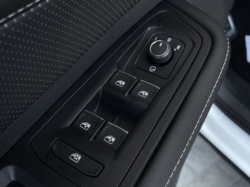 New 2025 Volkswagen Atlas Cross Sport SEL Premium R-Line image 10