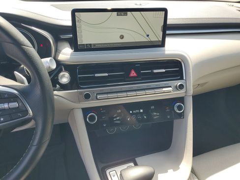 Used 2025 Genesis G70 2.5T RWD image 22