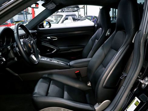 Used 2018 Porsche 911 Carrera 4 GTS image 21
