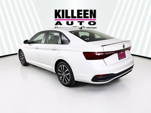 Certified 2026 Volkswagen Jetta SE FWD image 5