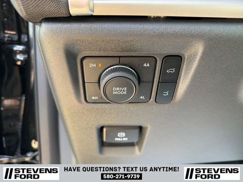 Used 2025 Ford Expedition Max Active AWD/4WD image 22