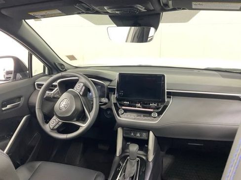 Used 2025 Toyota Corolla Cross AWD Hybrid w/ Convenience Package image 38