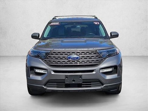 Used 2021 Ford Explorer XLT w/ Equipment Group 202A RWD image 2