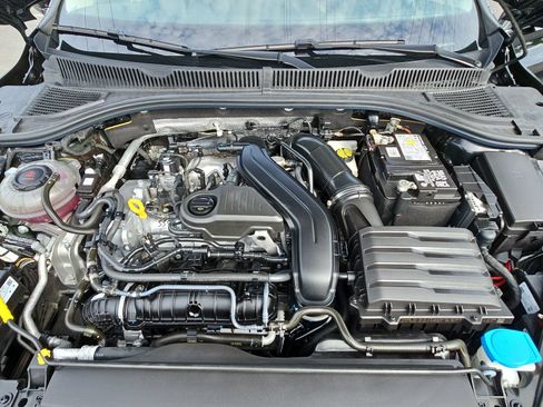 Used 2022 Volkswagen Jetta SE w/ Panoramic Sunroof Package FWD image 28