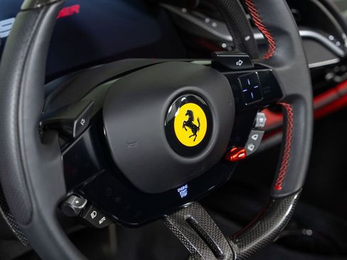 Used 2022 Ferrari SF90 Spider image 32