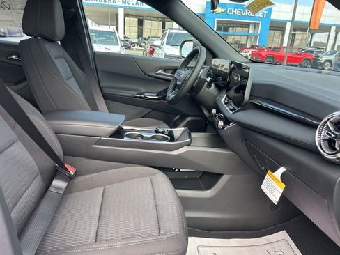 New 2026 Chevrolet Equinox LT w/ LPO, Floor Liner Package FWD image 32