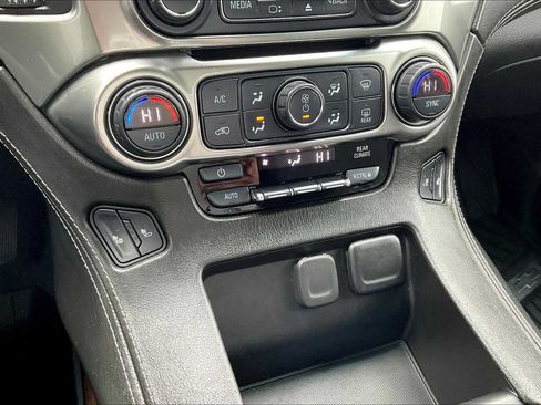 Used 2019 Chevrolet Tahoe LT w/ Luxury Package AWD/4WD image 32