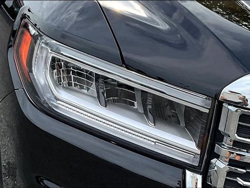 Used 2023 GMC Acadia Denali w/ Black Diamond Edition image 31