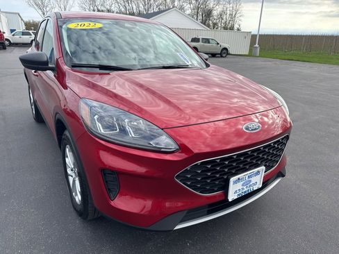 Used 2022 Ford Escape SE w/ Cold Weather Package AWD/4WD image 1