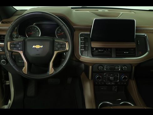 Used 2021 Chevrolet Tahoe High Country w/ Premium Package image 16