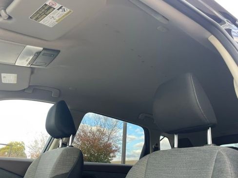 Used 2023 Nissan Rogue SV image 12