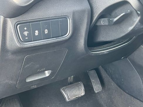 Used 2023 Kia Soul LX w/ Option Group 015 FWD image 28