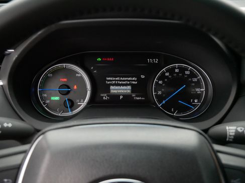 Certified 2024 Toyota Venza XLE AWD/4WD image 21