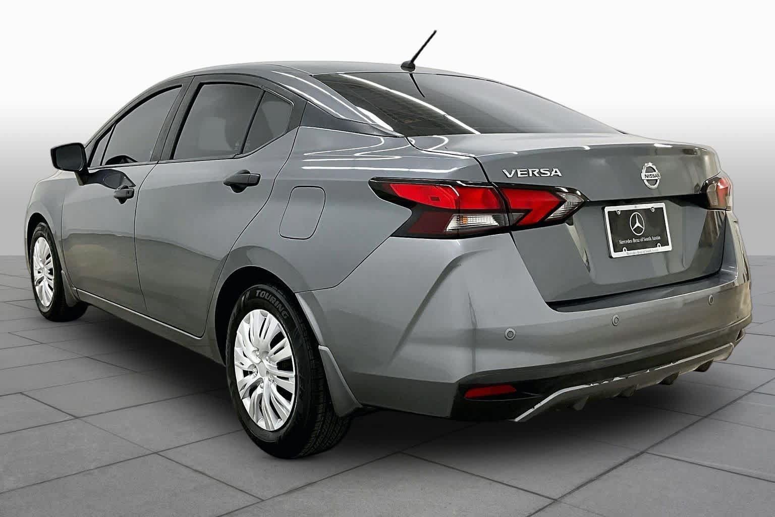 Used 2021 Nissan Versa S FWD image 12