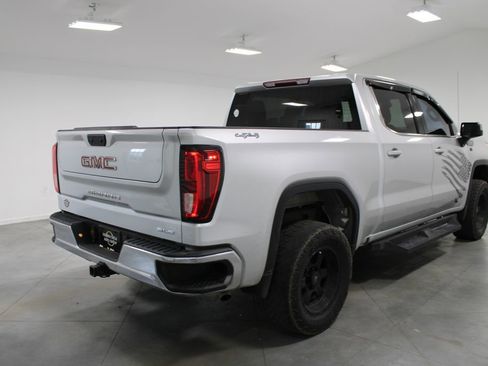 Used 2022 GMC Sierra 1500 SLE image 11