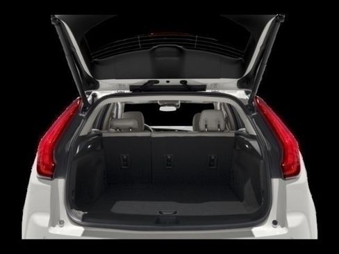 Used 2023 Cadillac XT4 Premium Luxury image 8