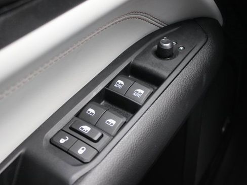 Used 2022 Jeep Compass Limited w/ Sun and Sound Group image 18