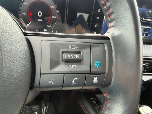 Used 2025 Nissan Kicks SR FWD image 19