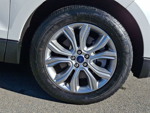 Certified 2022 Ford Edge Titanium w/ Equipment Group 301A image 8