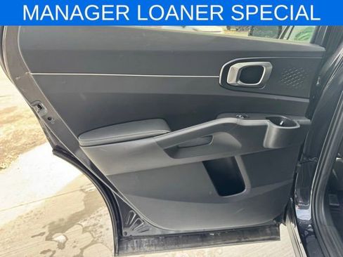 New 2025 Kia Sorento S image 9