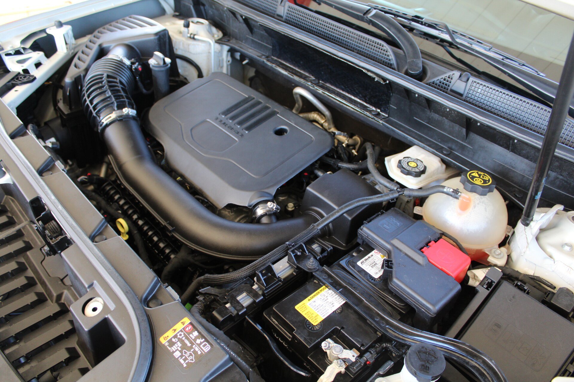 Used 2023 GMC Acadia SLT FWD image 66