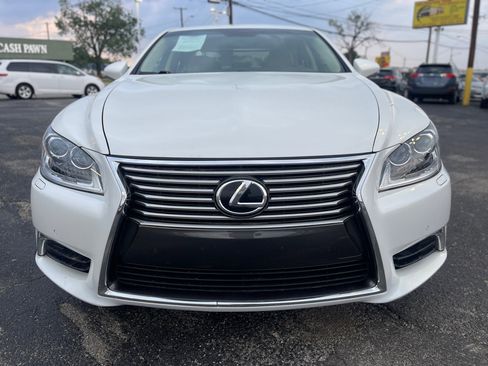 Used 2015 Lexus LS 460 Luxury image 2