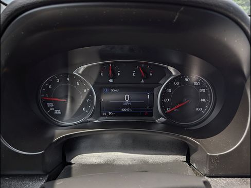 Used 2024 GMC Terrain SLE w/ Driver Convenience Package AWD/4WD image 2