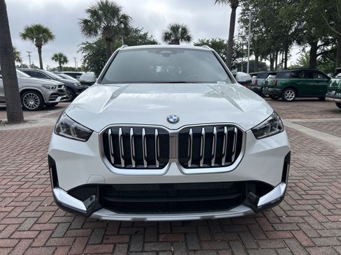 Used 2025 BMW X1 xDrive28i w/ Convenience Package AWD/4WD image 3