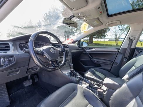 Used 2015 Volkswagen Golf SE w/ Lighting Package FWD image 10