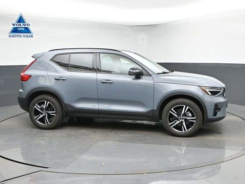 Used 2023 Volvo XC40 B5 Plus w/ Protection Package Premier AWD/4WD image 1