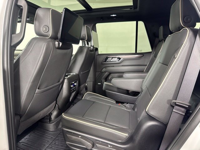 Used 2026 GMC Yukon Elevation w/ Elevation Premium Package AWD/4WD image 12