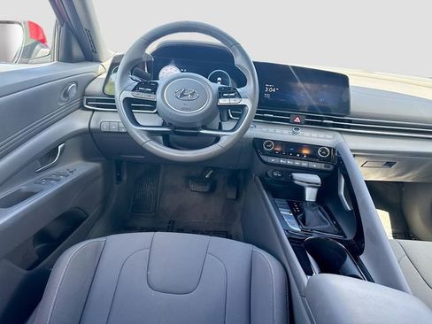Certified 2023 Hyundai Elantra SEL w/ Convenience Package image 21