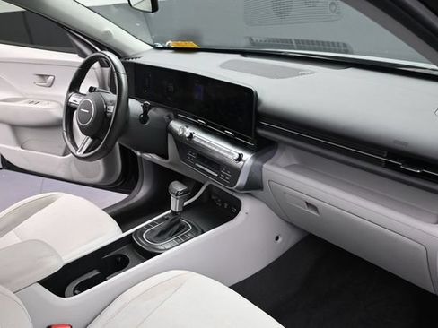 Used 2024 Hyundai Kona SEL AWD/4WD image 29