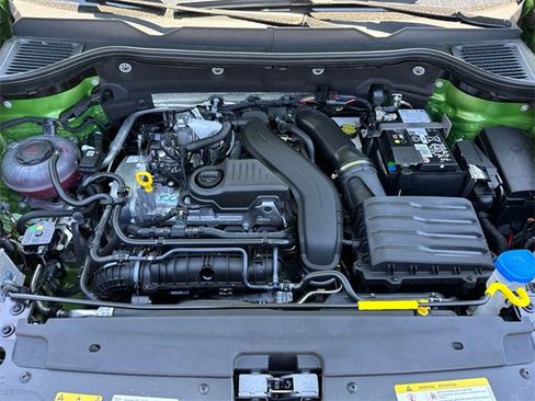 New 2025 Volkswagen Taos SE image 10