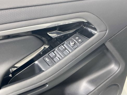 Used 2021 Land Rover Range Rover Evoque S image 18