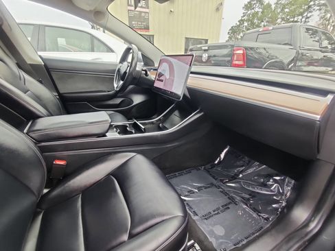 Used 2018 Tesla Model 3 Mid Range image 10