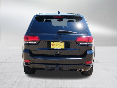 Used 2022 Jeep Grand Cherokee Laredo X AWD/4WD image 6