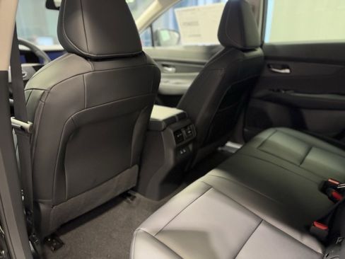 Certified 2025 Nissan Murano SV image 21