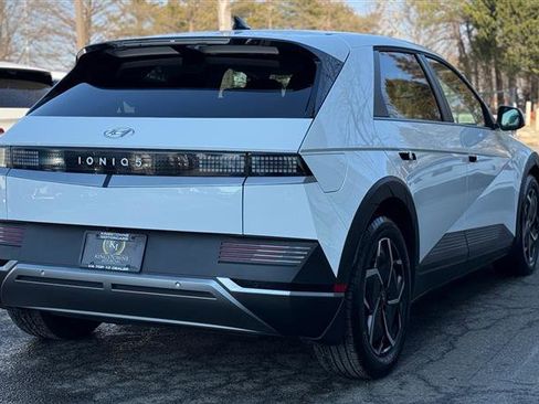 Used 2024 Hyundai Ioniq 5 SEL image 5