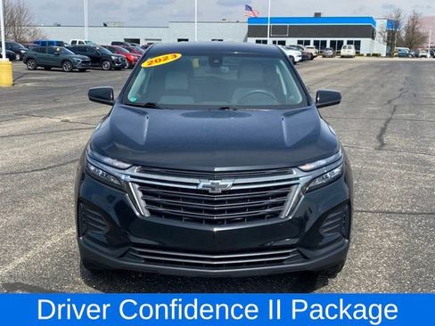 Used 2023 Chevrolet Equinox LS w/ LS Convenience Package AWD/4WD image 2